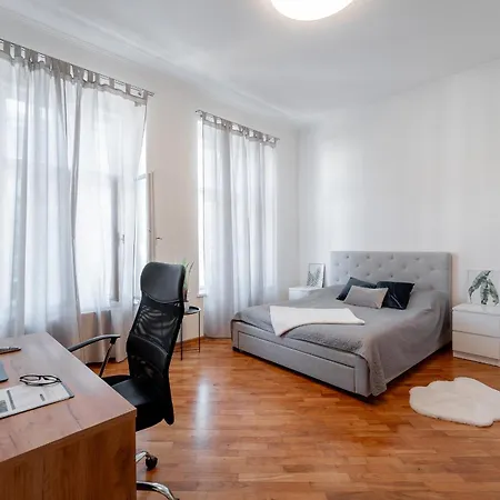 Mlynska 3 Centrum 150m2 *