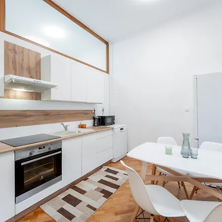 Mlynska 3 Centrum 150m2 * קושיצה