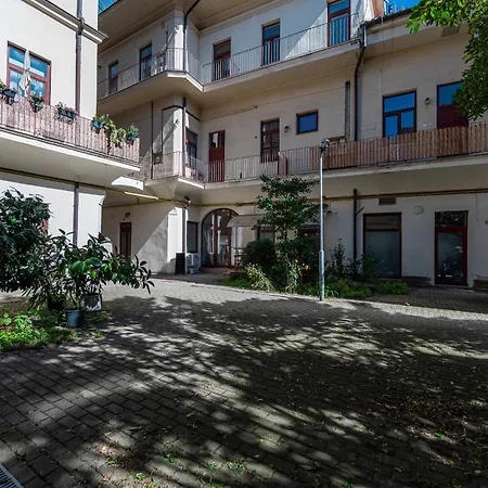 Mlynska 3 Centrum 150m2 Apartment