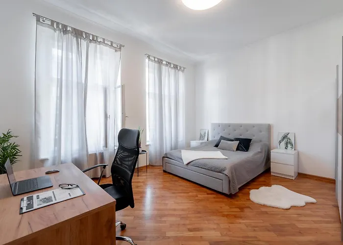 Mlynska 3 Centrum 150m2 *