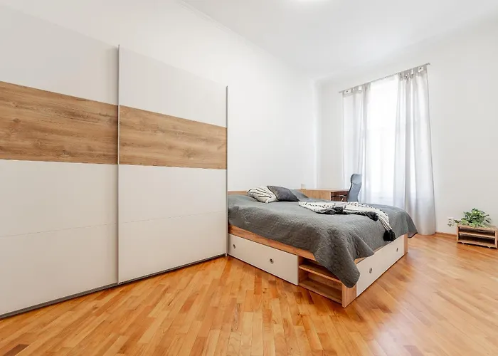 Mlynska 3 Centrum 150m2 Apartment