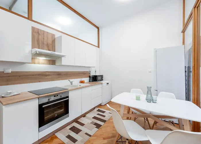 Mlynska 3 Centrum 150m2 * Košice